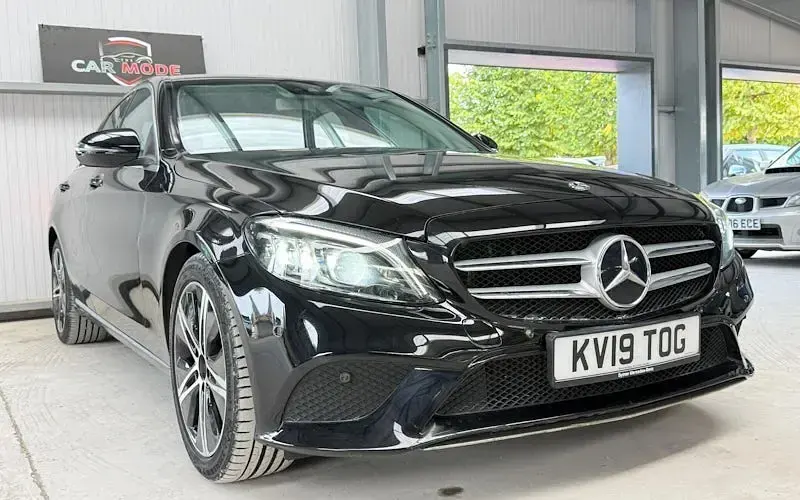 Used Mercedes C200 184 HP (135 kW) 2019 Black Sedan