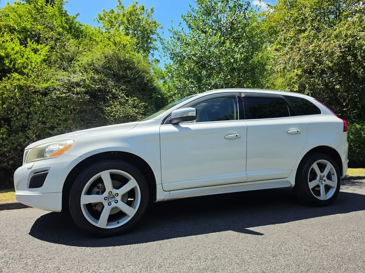 Used Volvo XC60 R-Design 2012 White SUV