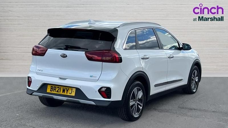 Used Kia Niro 139 HP (102 kW) 2021 White SUV