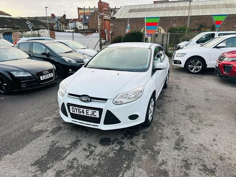 Used Ford Focus 2014 White Hatchback