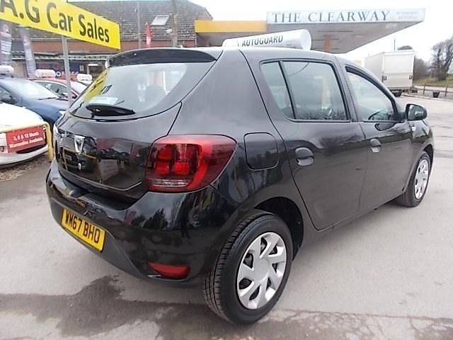 Used Dacia Sandero Ambiance 72 HP (52 kW) 2018 Black Hatchback