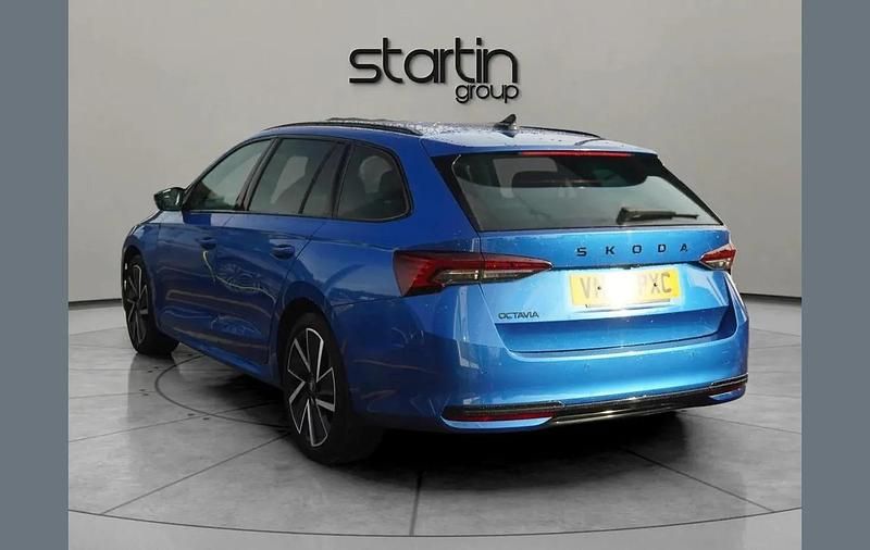 Used Skoda Octavia SportLine 147 HP (108 kW) 2025 Blue Estate