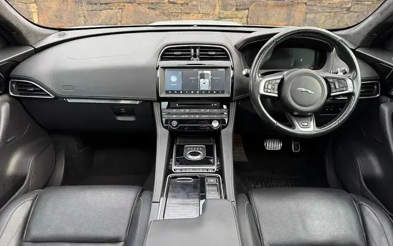 Used Jaguar F-Pace S 300 HP (220 kW) 2016 White SUV