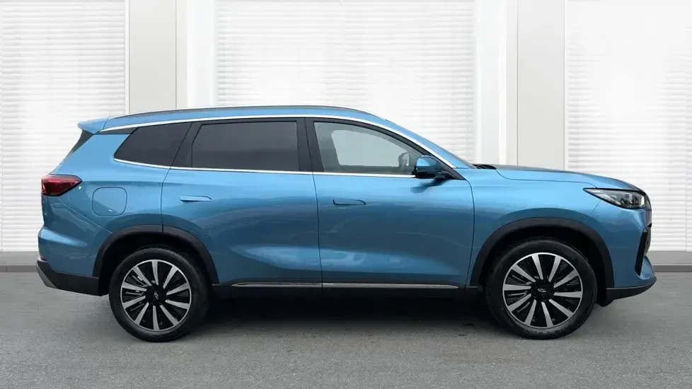 New Chery Tiggo 8 204 HP (150 kW) 2026 Special metallic  reef blue SUV