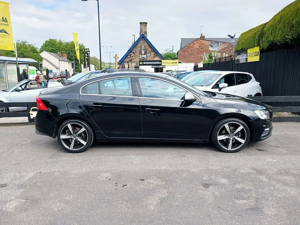 Used Volvo S60 R-Design 190 HP (139 kW) 2018 Black Sedan