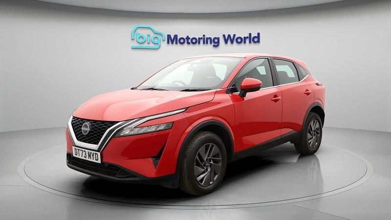 Used Nissan Qashqai Acenta Premium 140 HP (102 kW) 2023 Red SUV