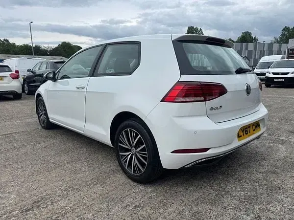 Used VW Golf VII SE 115 HP (84 kW) 2018 White Hatchback