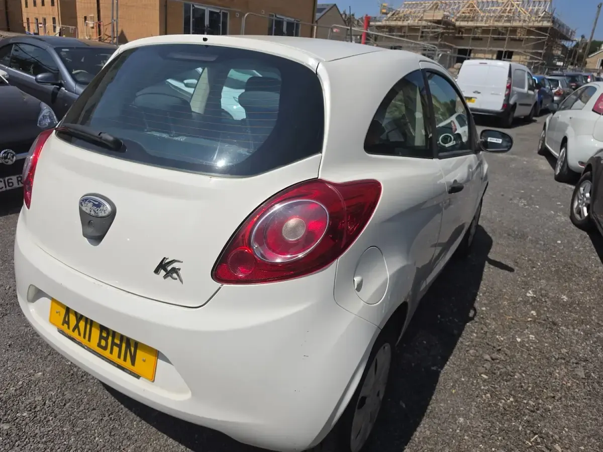 Used Ford Ka Studio 69 HP (50 kW) 2011 White Hatchback