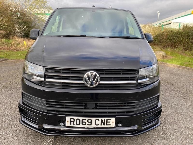 Second-hand VW Transporter Highline 148 CP (108 kW) 2019 Negru Van