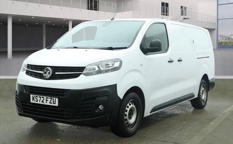 Used Vauxhall Vivaro 145 HP (106 kW) 2023 White MPV