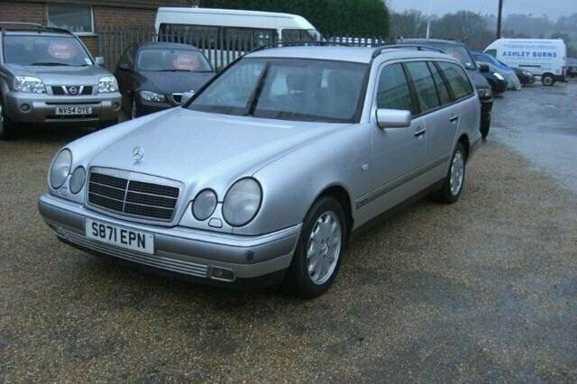 Usado Mercedes E240 1999 Carrinha
