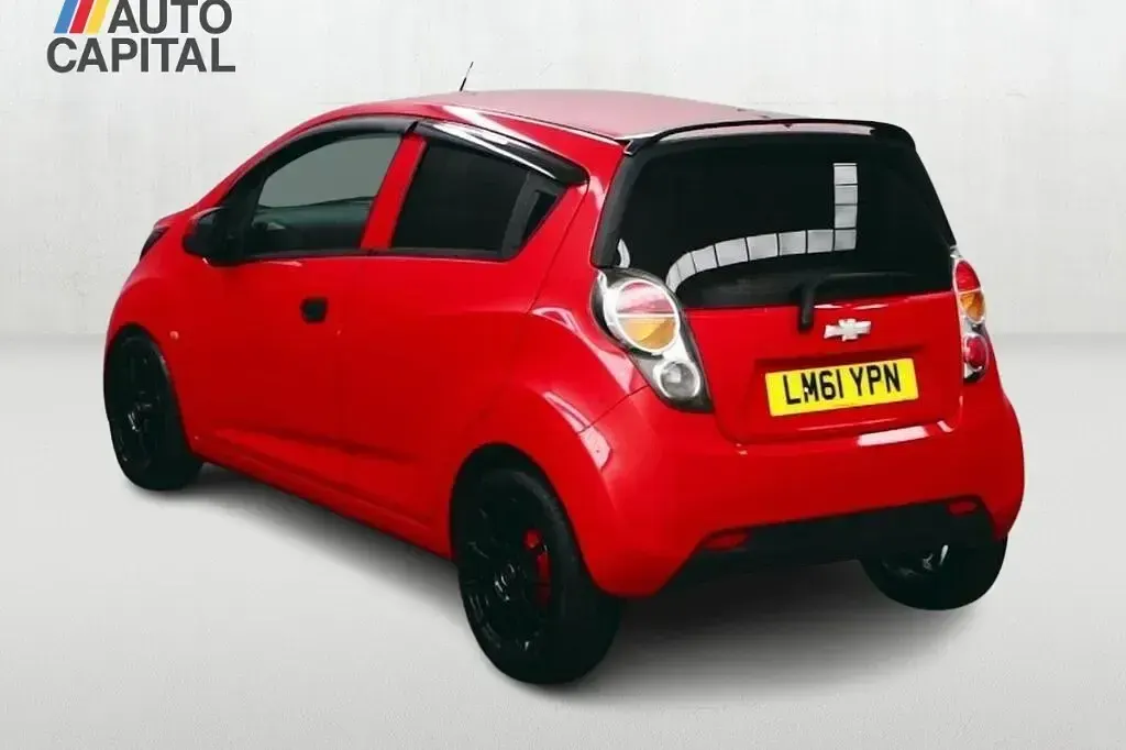 Used Chevrolet Spark 70 HP (51 kW) 2011 Red Hatchback