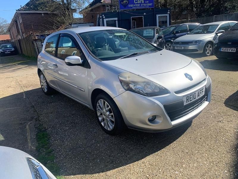 Second-hand Renault Clio II Dynamique 2010 Argintiu Hatchback