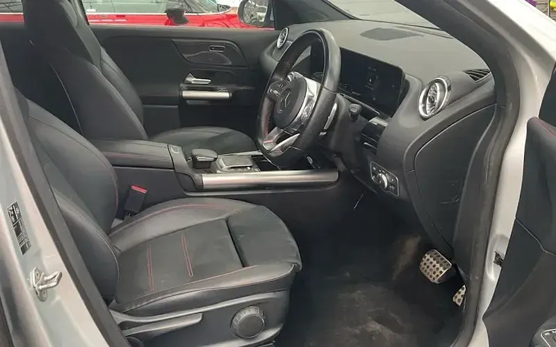 Used Mercedes GLA220 Executive 190 HP (139 kW) 2023 Silver SUV