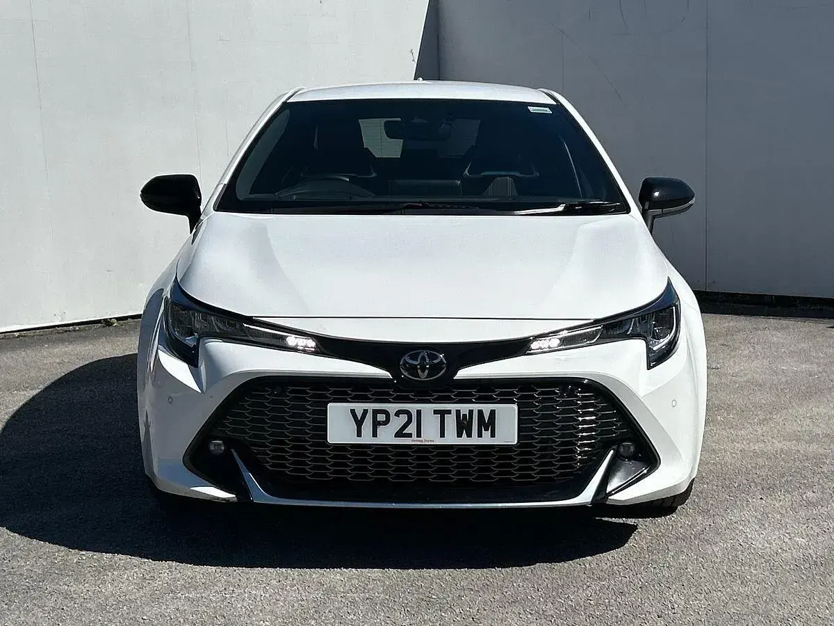 Used Toyota Corolla Sport 184 HP (135 kW) 2021 White Hatchback
