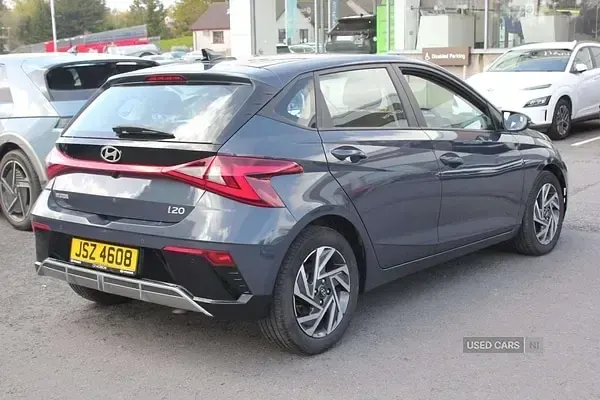 Used Hyundai i20 Advanced 100 HP (73 kW) 2025 Grey Hatchback