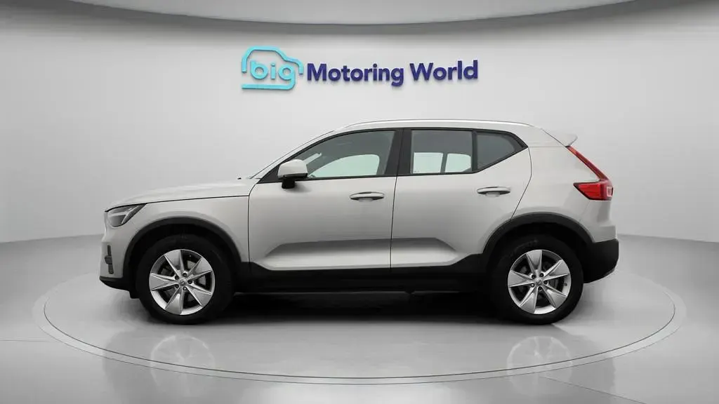 Used Volvo XC40 Core 163 HP (119 kW) 2024 Silver SUV