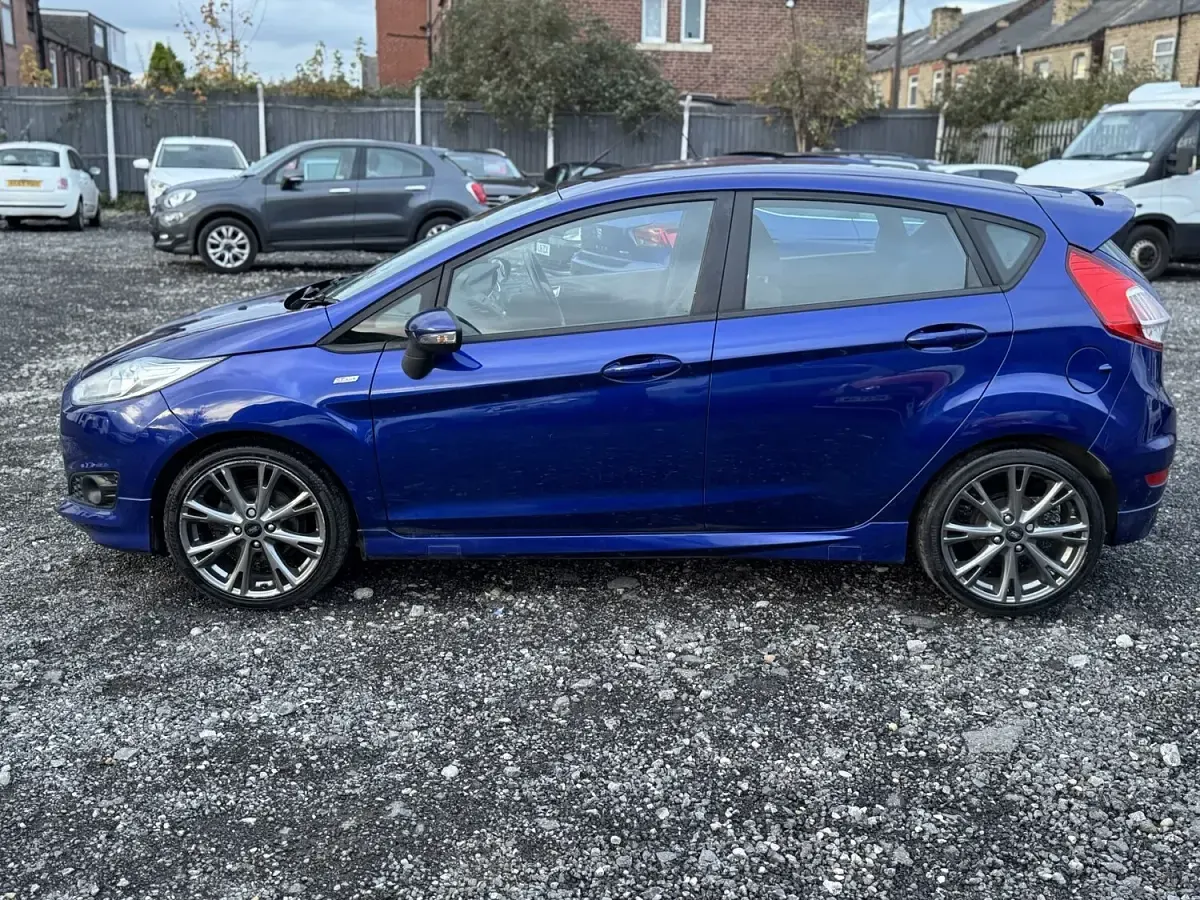 Used Ford Fiesta ST-Line 140 HP (102 kW) 2016 Blue Hatchback