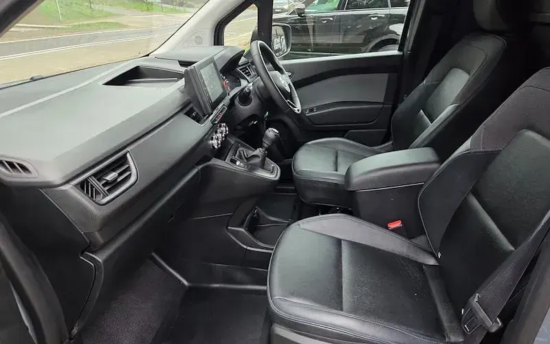 Used Nissan Townstar Acenta 131 HP (96 kW) 2024 Grey Van