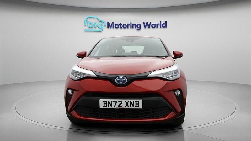 Used Toyota C-HR 122 HP (89 kW) 2023 Red SUV