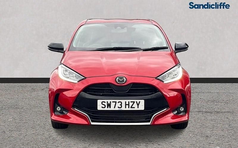 Begagnad Mazda 2 116 HK (85 kW) 2022 Röd Halvkombi