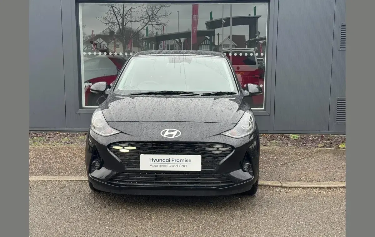 New Hyundai i10 Premium 79 HP (58 kW) 2025 Phantom black Hatchback