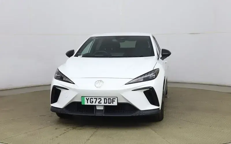 Used MG MG4 EV SE 125 kW (170 HP) 2022 White Hatchback