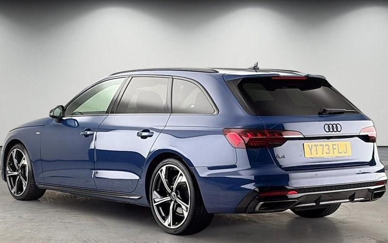 Usado Audi A4 Black Edition 204 HP (150 kW) 2025 Carrinha