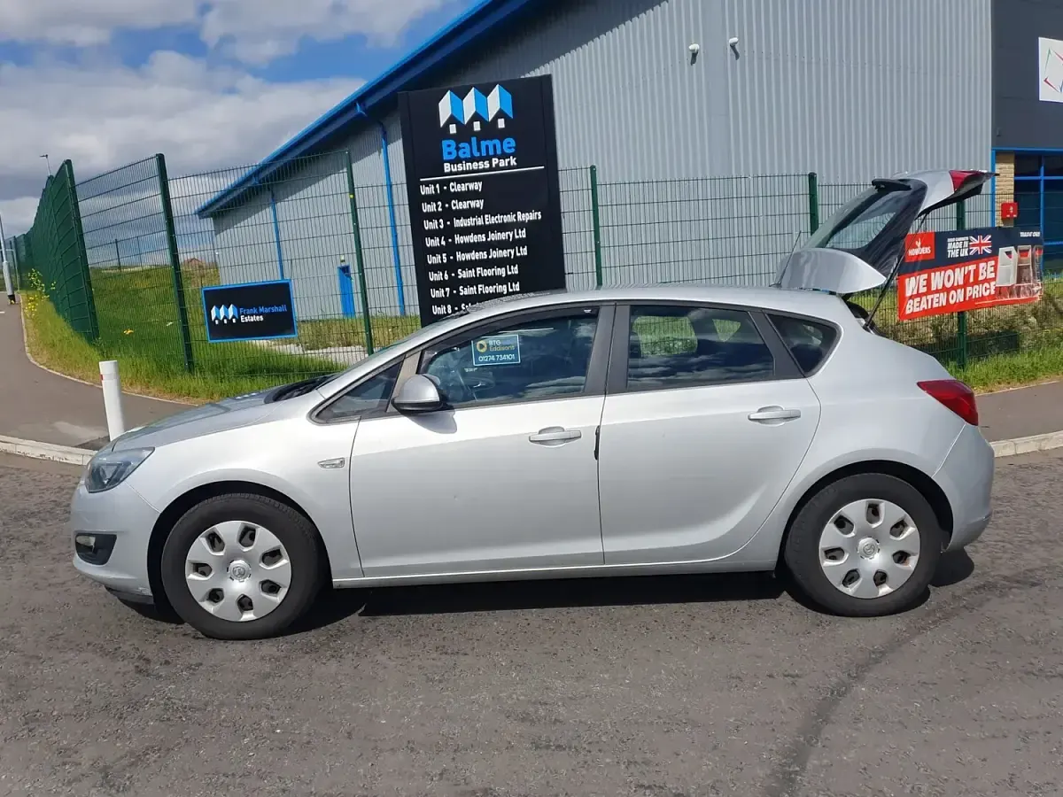 Used Vauxhall Astra 2013 Silver Hatchback