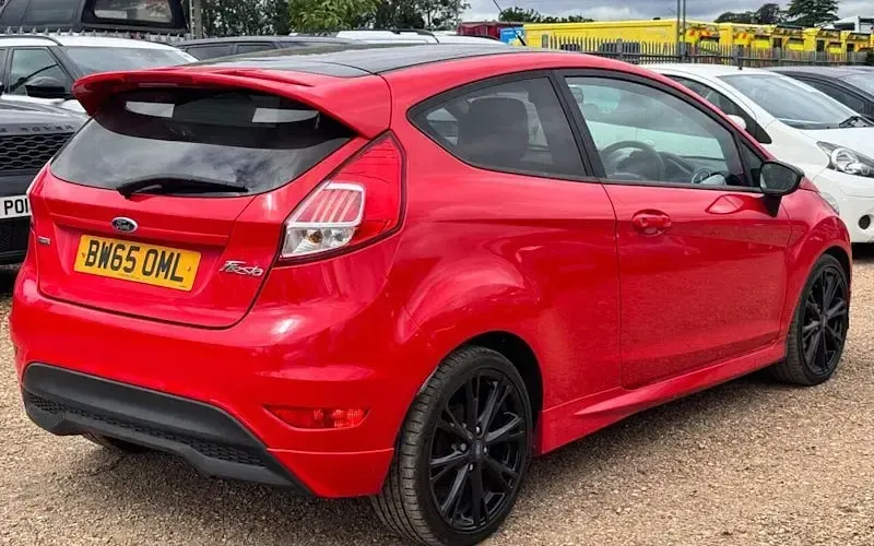 Used Ford Fiesta Zetec 140 HP (102 kW) 2016 Red Hatchback