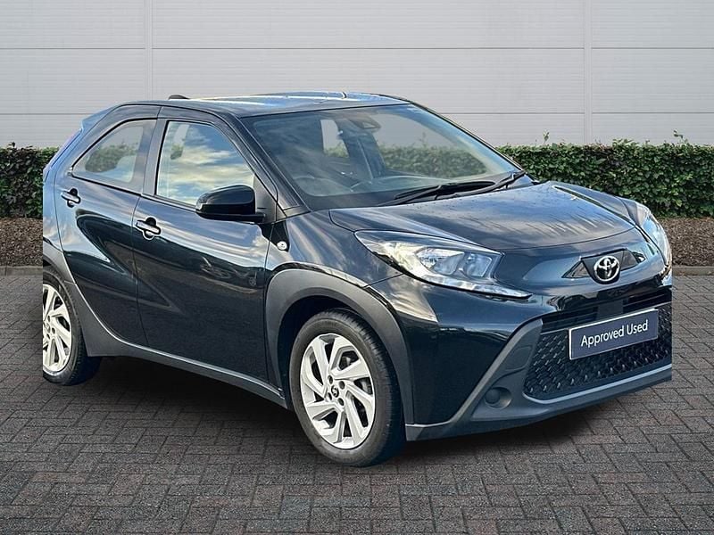 Black Used 2023 Toyota Aygo X PURE SUV | £11,995 (Good price) - Image 1/4