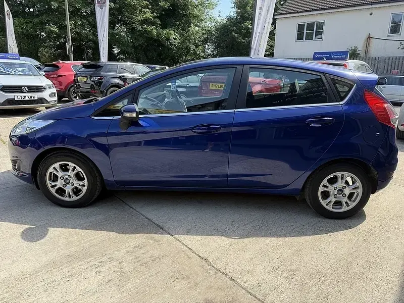 Used Ford Fiesta Zetec 95 HP (69 kW) 2014 Blue Hatchback