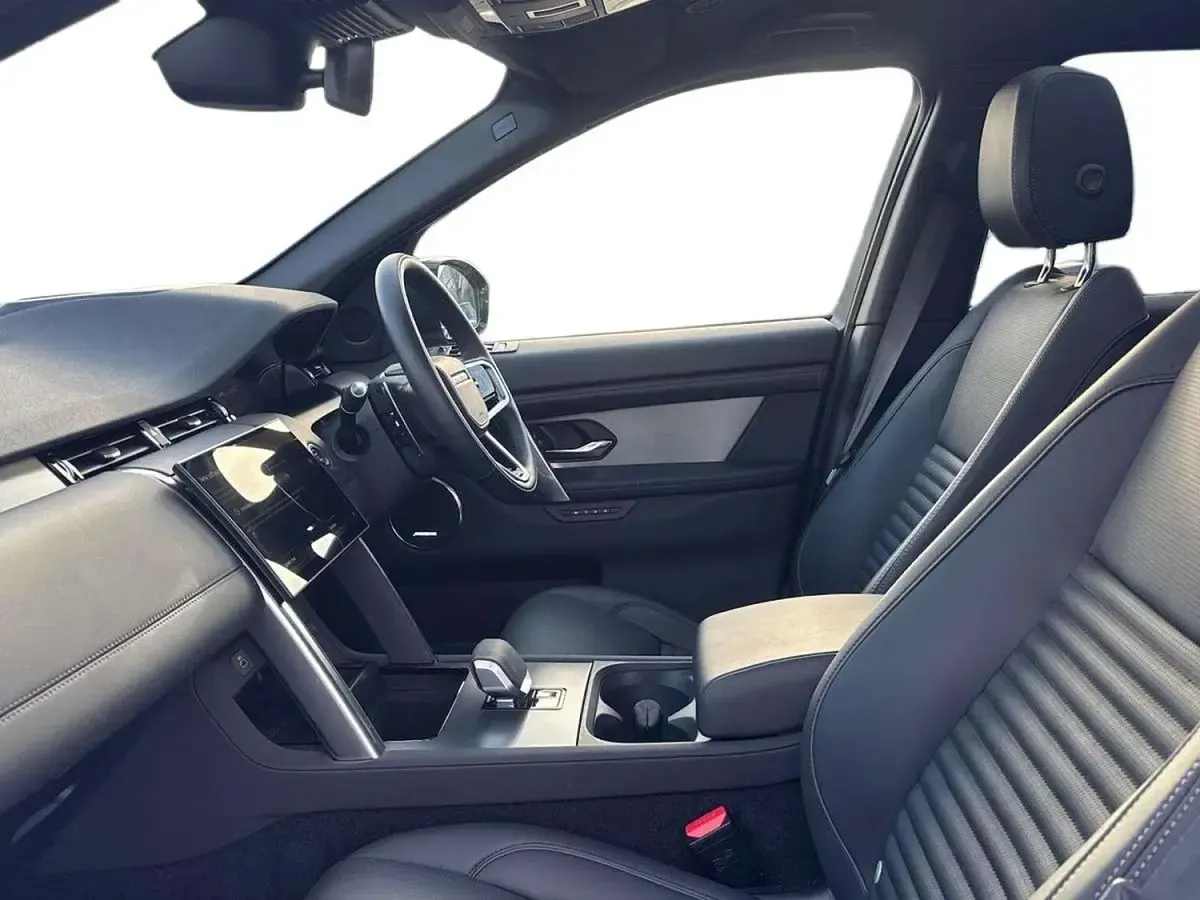 Used Land Rover Discovery Sport HSE Dynamic 204 HP (150 kW) 2025 Black SUV