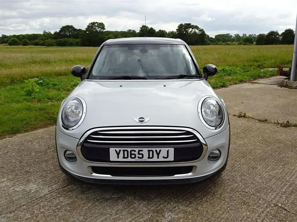Used Mini Cooper Hatch 136 HP (100 kW) 2015 Silver Hatchback