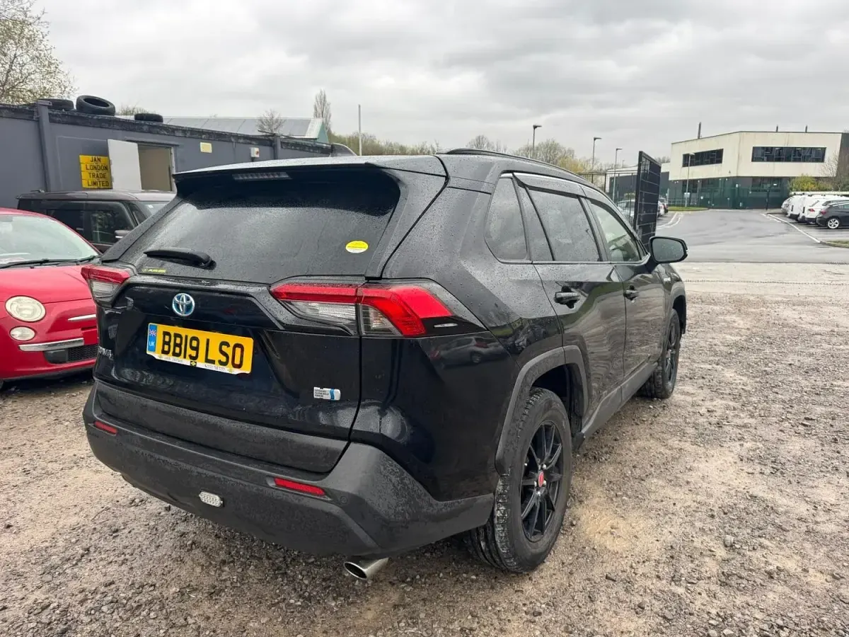 Used Toyota RAV4 306 HP (225 kW) 2026 Black SUV