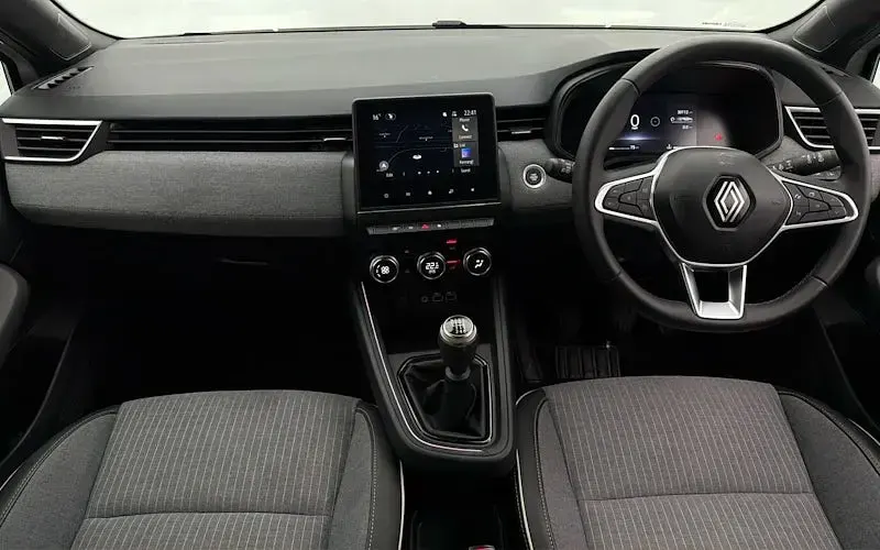 Used Renault Clio Techno 90 HP (66 kW) 2024 White Hatchback
