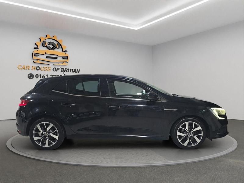 Used Renault Mégane IV Dynamique 130 HP (95 kW) 2017 Black Hatchback