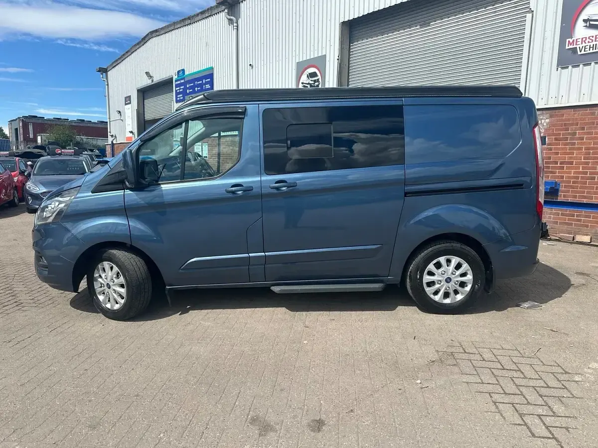 Used Ford Transit Custom Limited 130 HP (95 kW) 2018 Blue Van