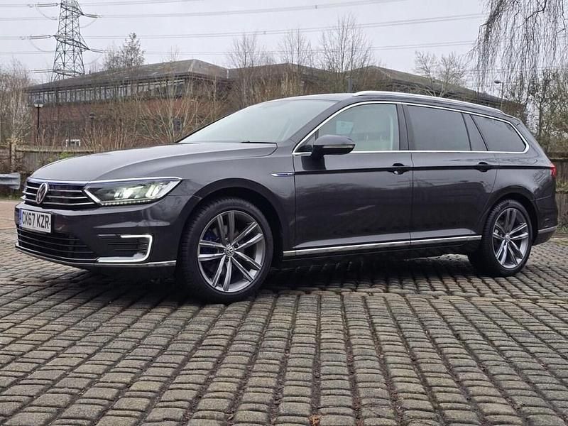 Used VW Passat GTE 218 HP (160 kW) 2017 Grey Estate