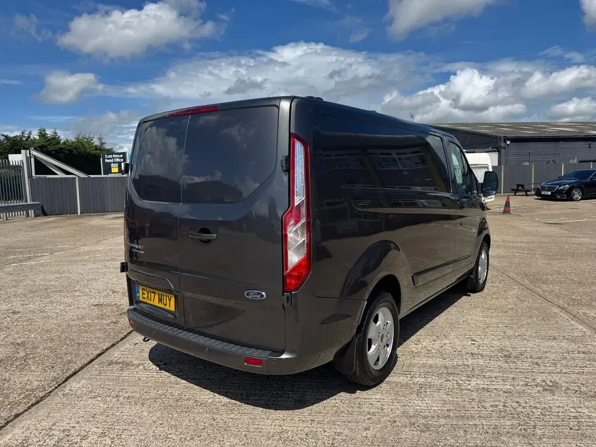 Used Ford Transit Custom Limited 130 HP (95 kW) 2017 Grey Van