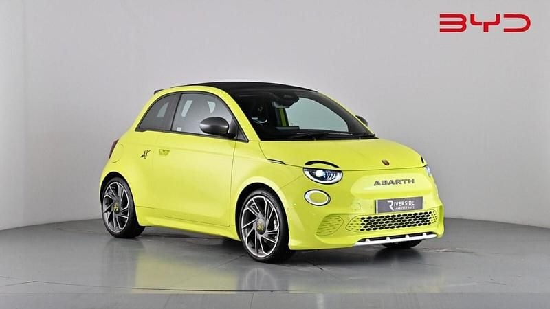 Used Abarth 500C Turismo 114 kW (155 HP) 2023 Lime green Cabriolet