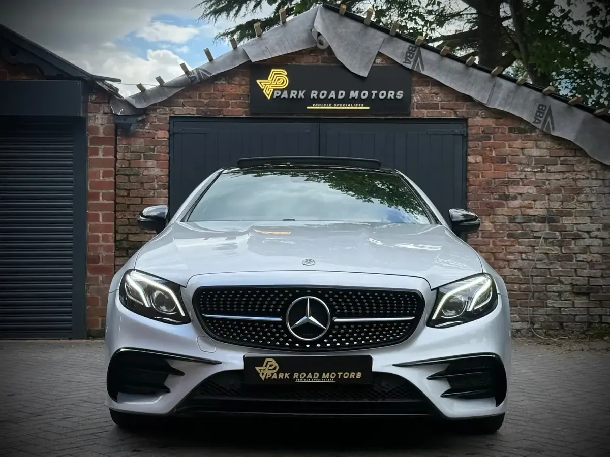 Usado Mercedes E220 AMG Line Premium Plus 194 CV (142 kW) 2017 Plateado Coupe
