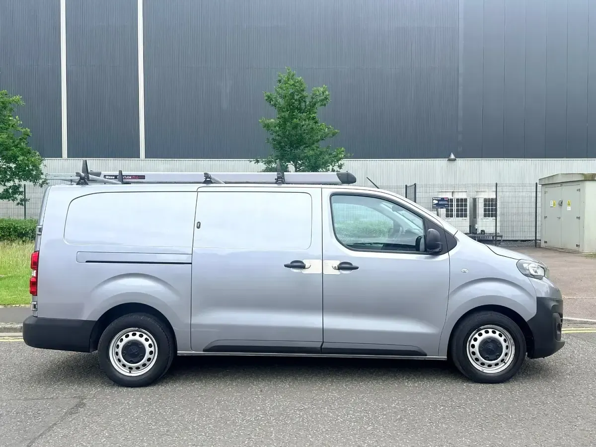Used Peugeot Expert 120 HP (88 kW) 2020 Grey Van