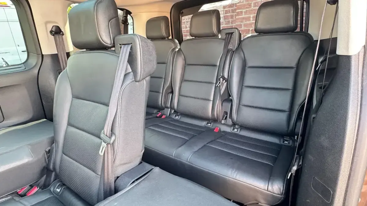 Używany Peugeot Traveller Allure 180 KM (132 kW) 2020 Brązowy Minivan