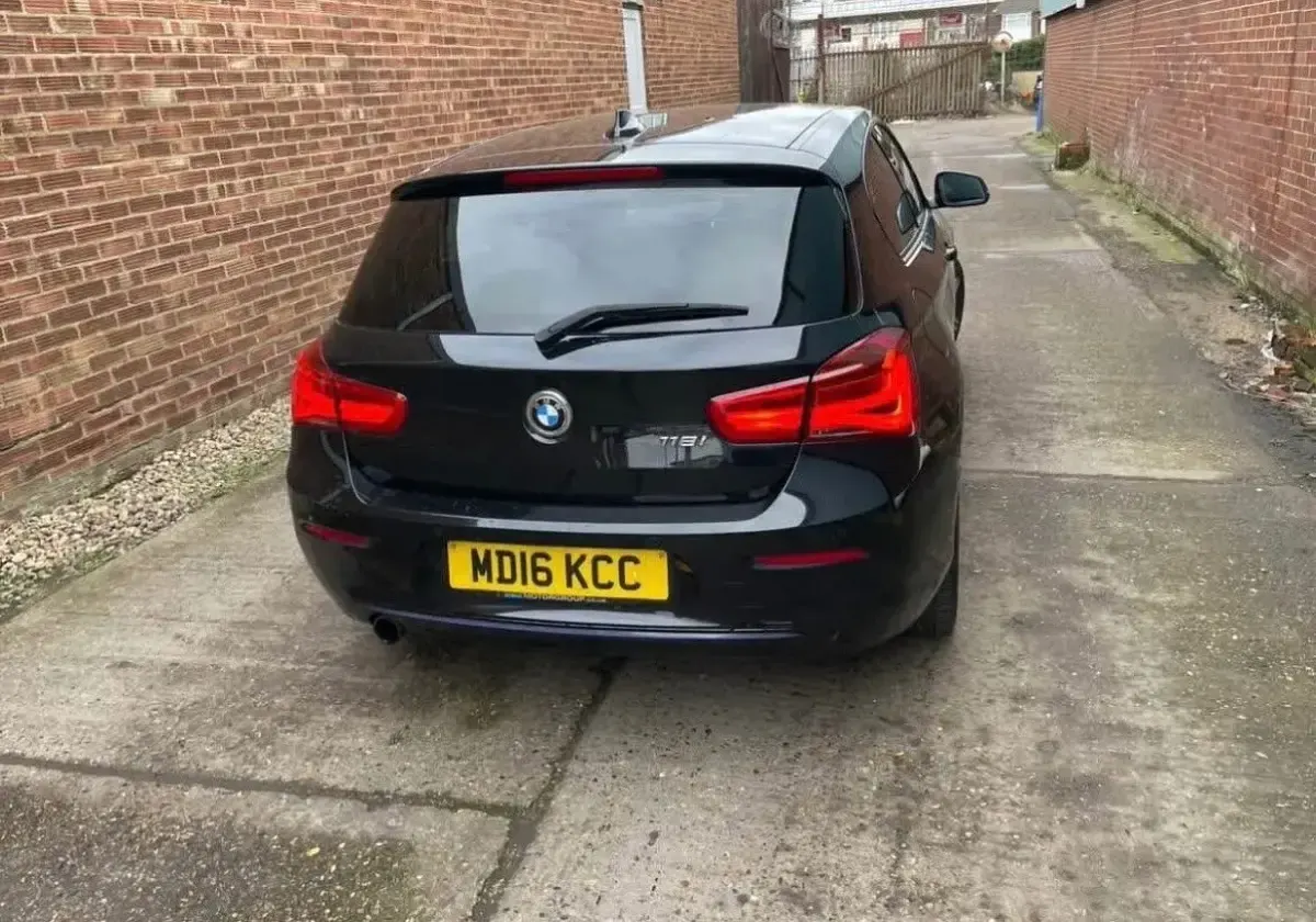 Used BMW 118 Sport Line 2016 Black Hatchback