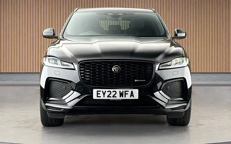 Used Jaguar F-Pace R-Dynamic 250 HP (183 kW) 2022 Black SUV