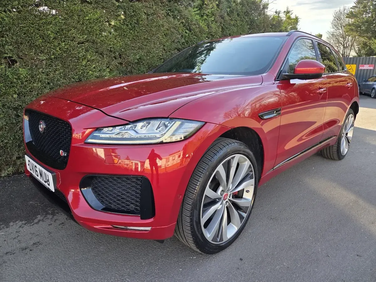 Used Jaguar F-Pace S 300 HP (220 kW) 2016 Red SUV