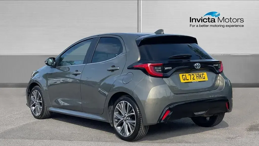 Used Toyota Yaris 116 HP (85 kW) 2023 Bronze Hatchback