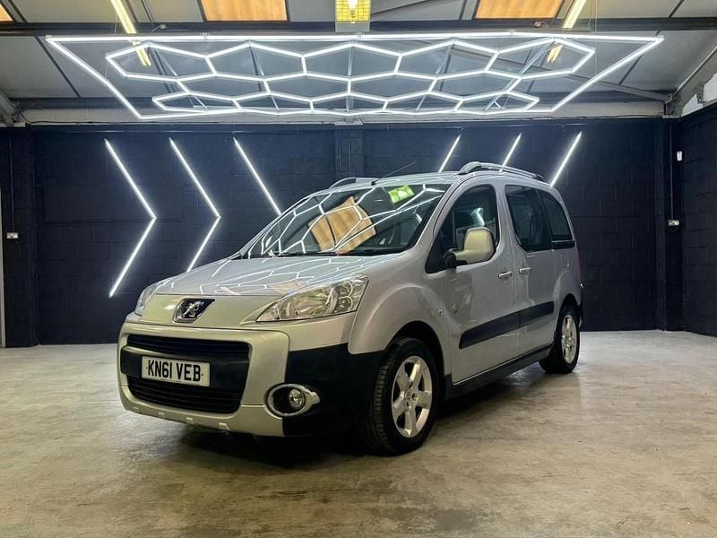 Used Peugeot Partner Tepee Outdoor 112 HP (82 kW) 2011 Silver MPV