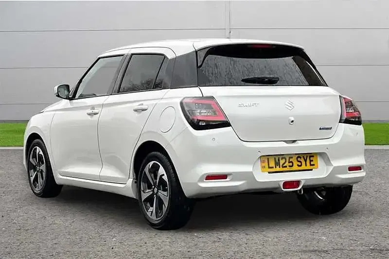 Używany Suzuki Swift 2025 Biały Hatchback